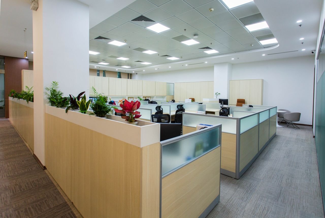 Modernes Büro mit vernetzter Druckumgebung